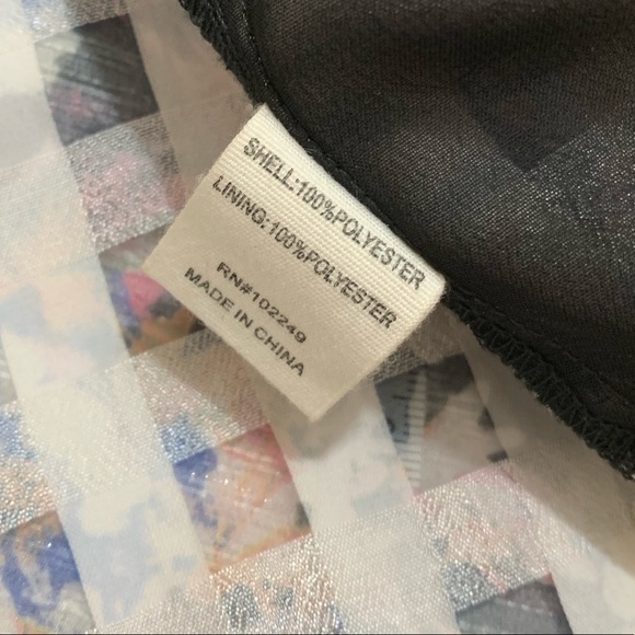 BCNU Semi-Sheer Floral Print Top blouse - Picture 7 of 8